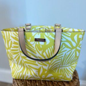 🌼 Kate Spade Floral Design Handbag - Charming with a Burst of Sunshine 🌼